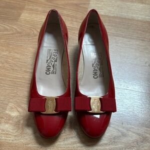 Salvatore ferragamo red flat